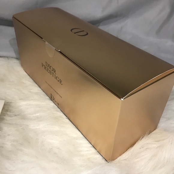 Dior Prestige Exceptional Cotton Pads w/ Perfume & Lip Samples and Dust Bag - Picture 11 of 12